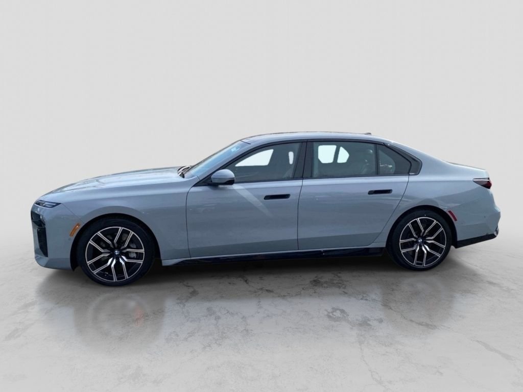 Used 2023 Gray BMW 760i xDrive image 2