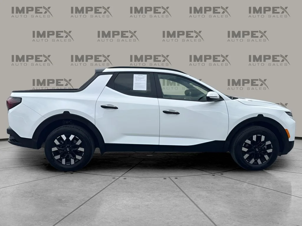 Used 2025 White Hyundai SEL image 6