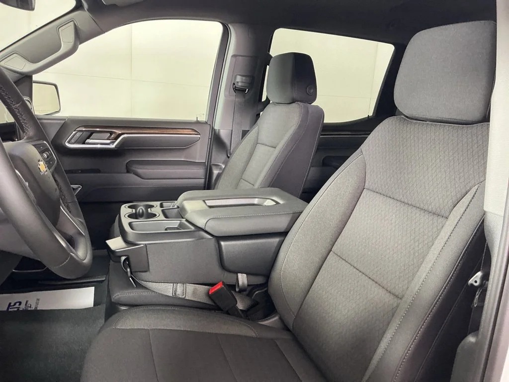 New 2026 White Chevrolet LT image 4
