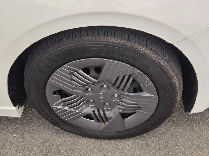 Used 2020 Clear White KIA GT-LINE image 10