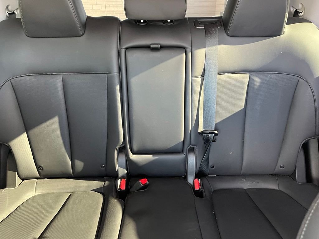 Used 2023 White Hyundai SEL image 16