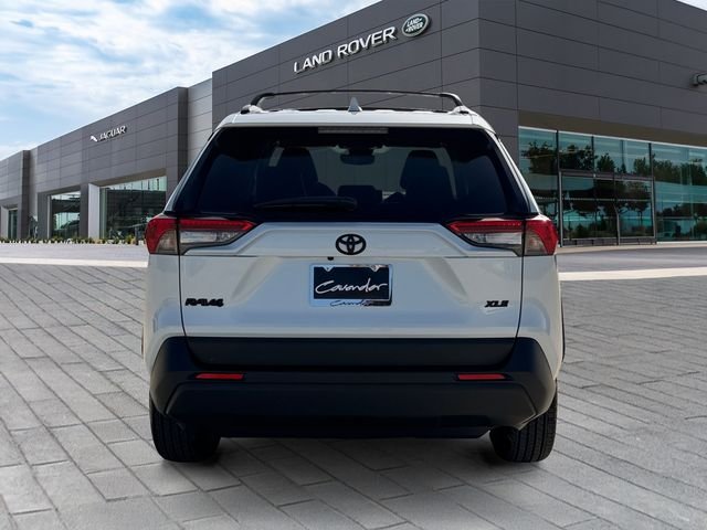 Used 2025 Beige Toyota XLE Premium image 4