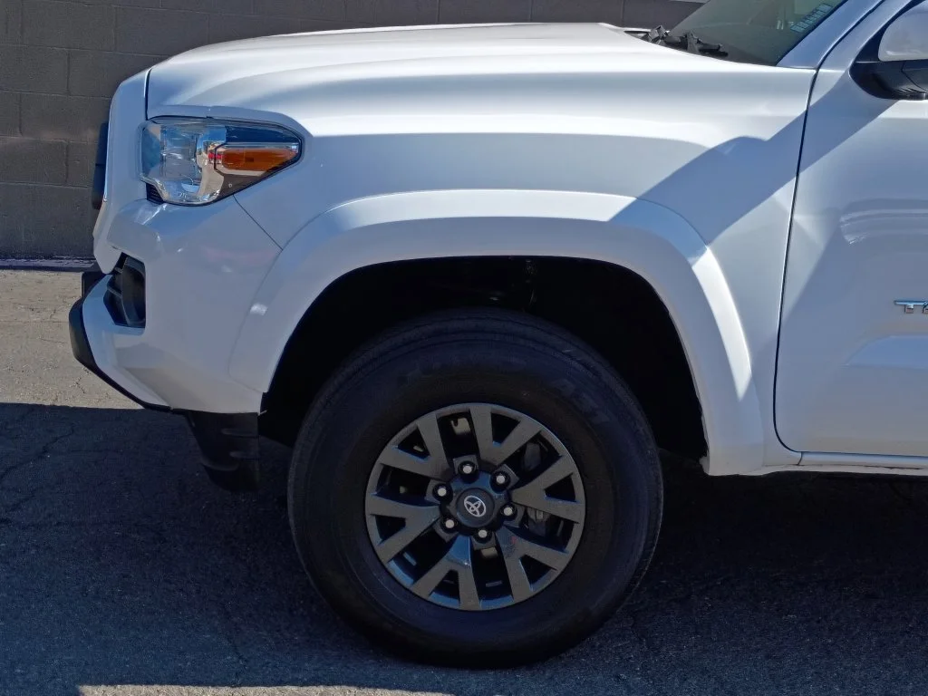 Used 2023 Ice Toyota SR5 image 9