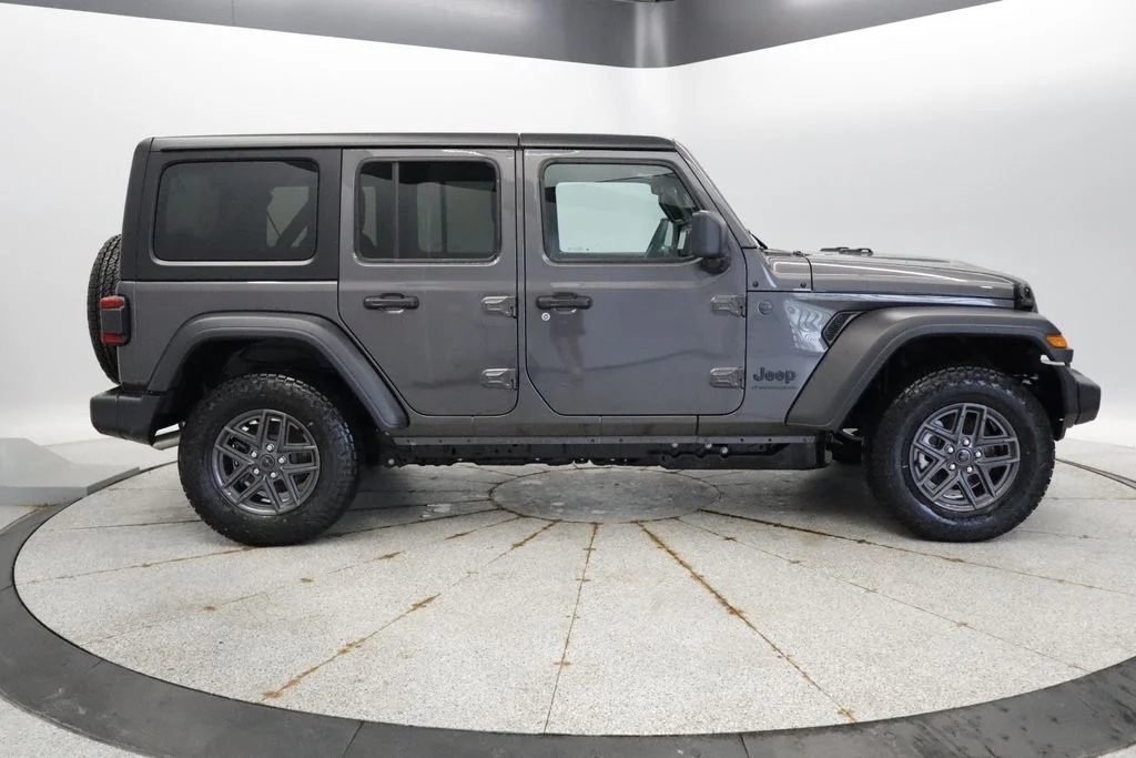 New 2026 Granite Crystal Metallic Clearcoat Jeep Sport S image 7