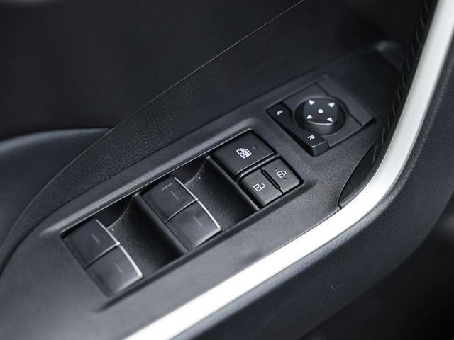 Used 2025 Silver Sky Metallic Toyota XLE image 17