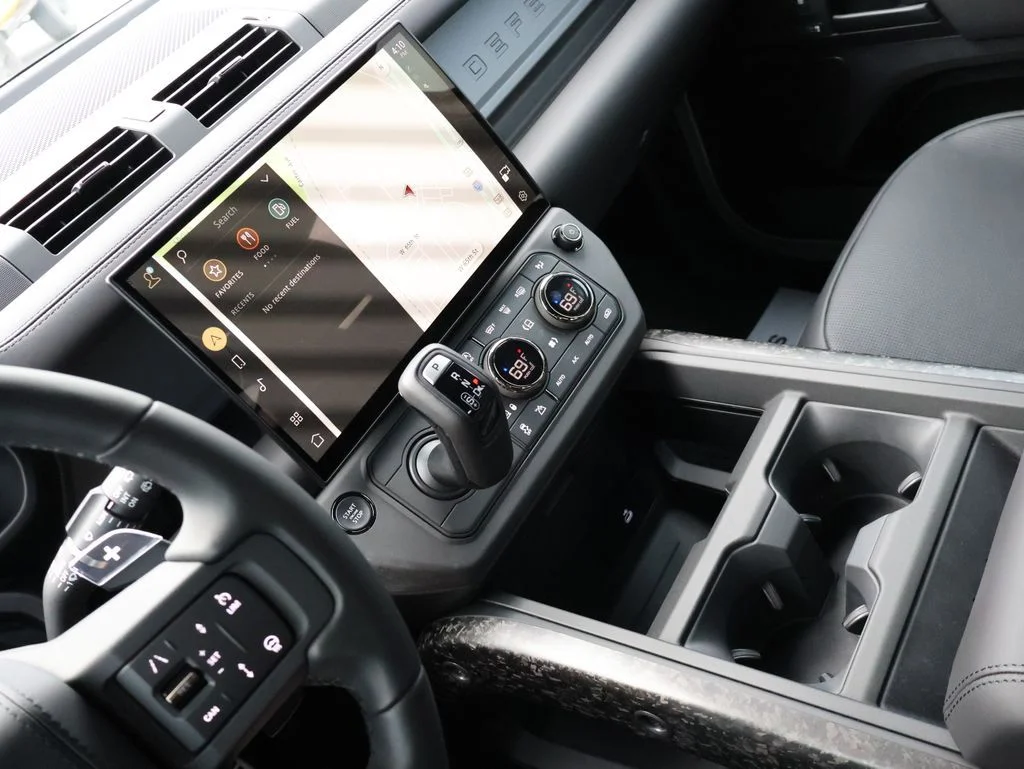 2026 Land Rover Defender OCTA - Photo 24