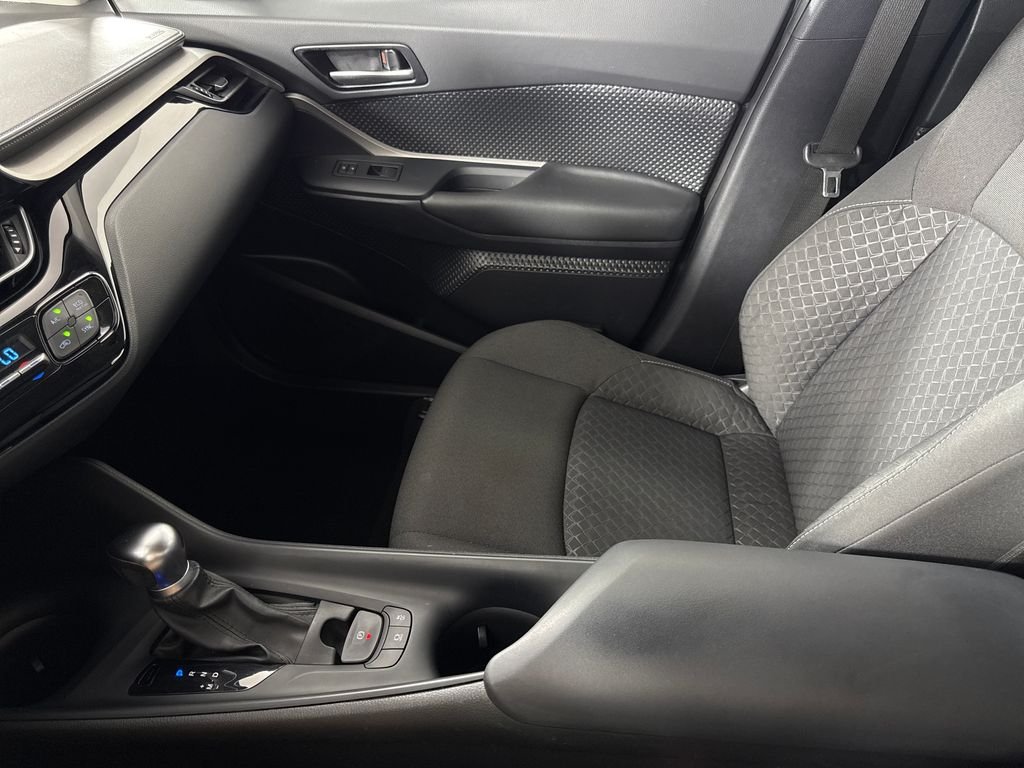 Used 2020 Red Toyota LE image 19