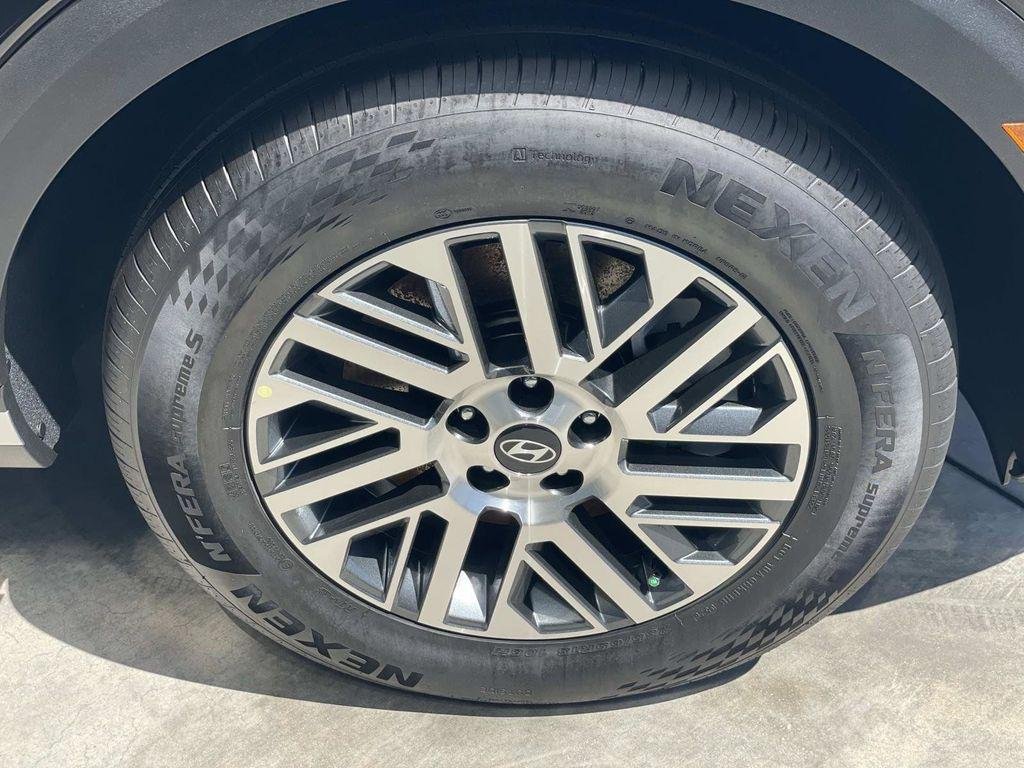 New 2026 Black Hyundai SEL FWD image 6