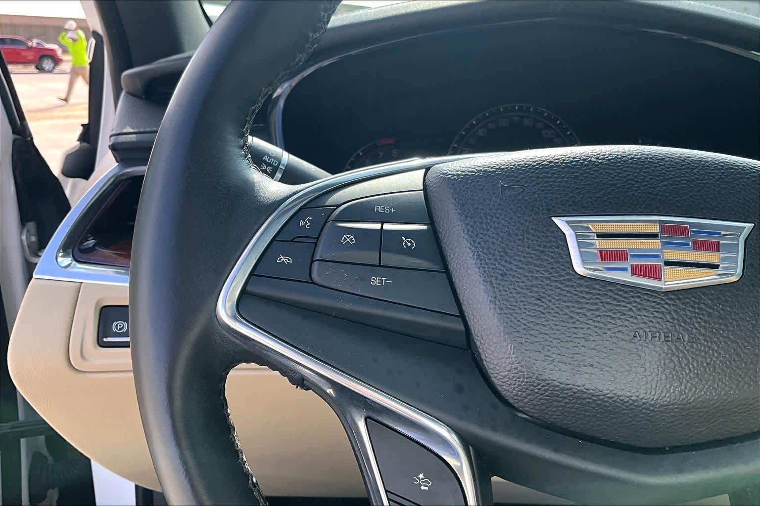 Used 2017 Crystal White Tricoat Cadillac Luxury FWD image 22