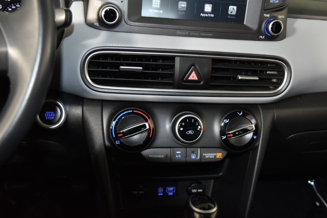 Used 2018 Black Hyundai SEL image 21