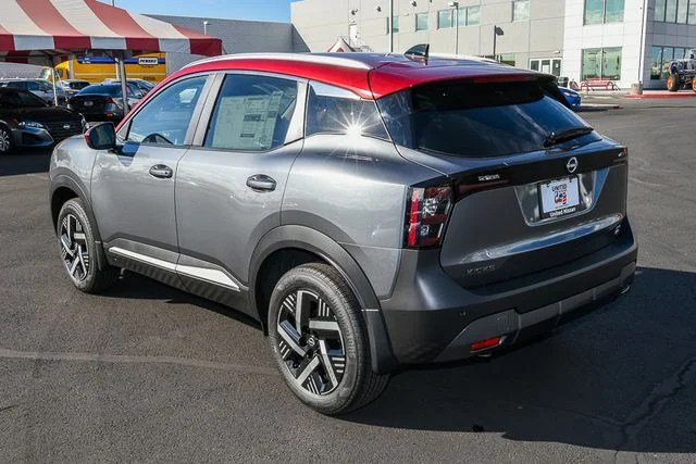 New 2026 Gun Metallic / Scarlet Ember Tintcoat Two-tone Nissan SV image 6