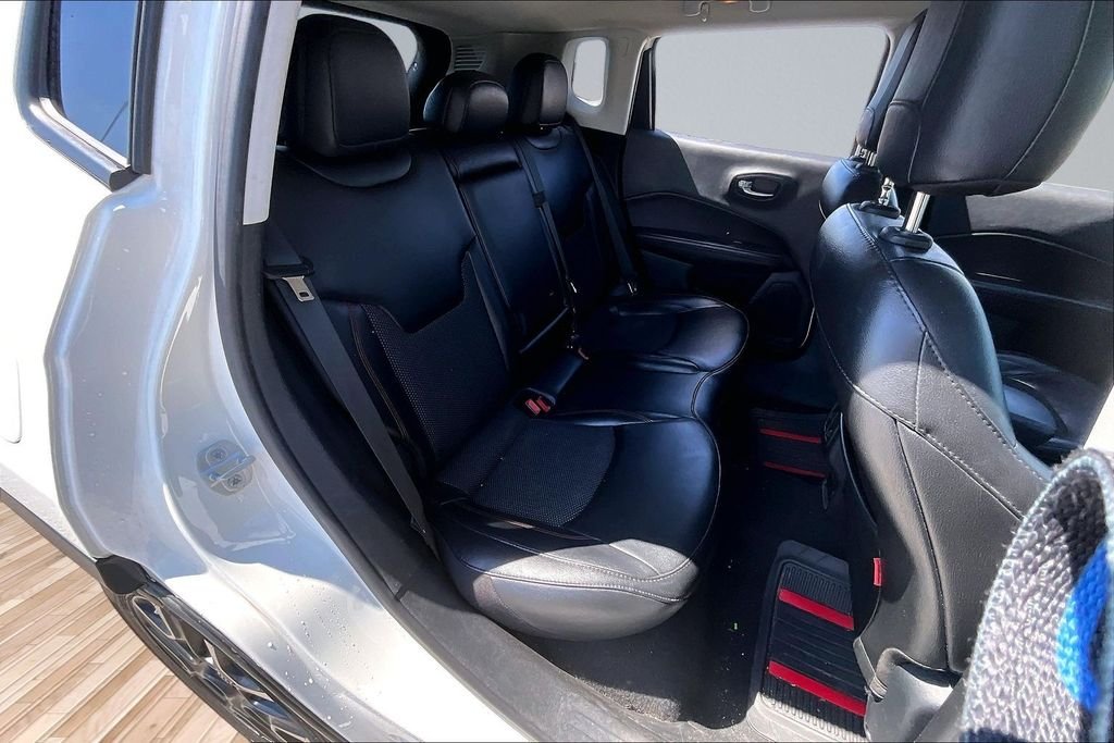 Used 2020 White Jeep Trailhawk image 26