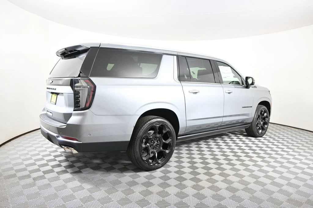 2026 Chevrolet Suburban High Country - Photo 6