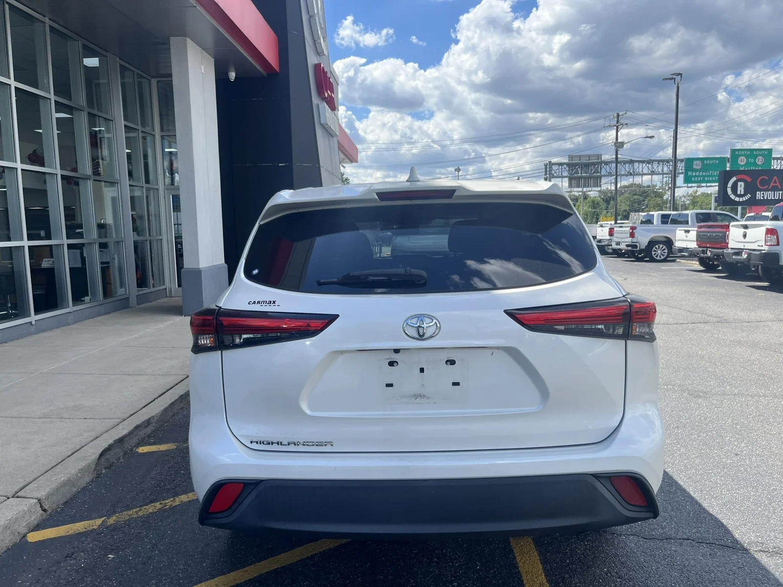 Used 2021 Blizzard Pearl Toyota L FWD image 5