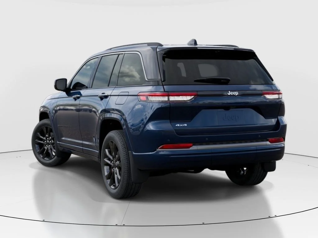 New 2026 Fathom Blue Pearl-Coat Exterior Paint Jeep Limited Reserve image 3