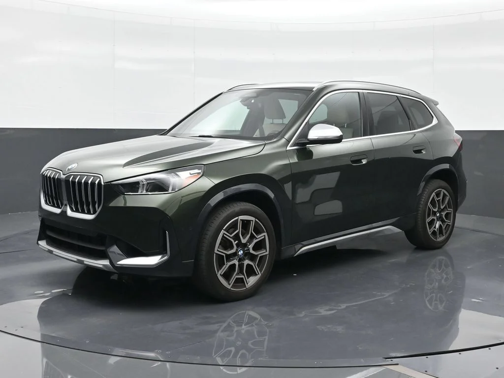 Used 2023 San Remo Green Metallic BMW xDrive28i image 1