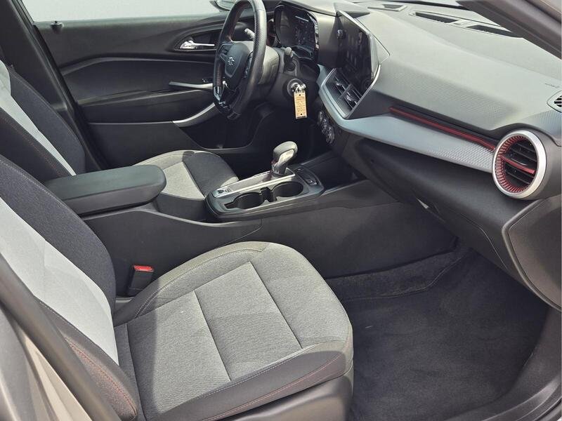 Used 2024 Sterling Gray Metallic CHEVROLET FWD 4DR 1RS image 17