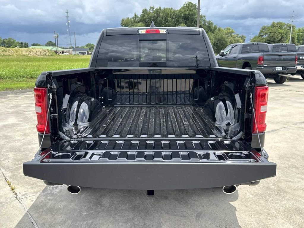 New 2026 Diamond Black Crystal Pearl-Coat Exterior Paint RAM Laramie image 13