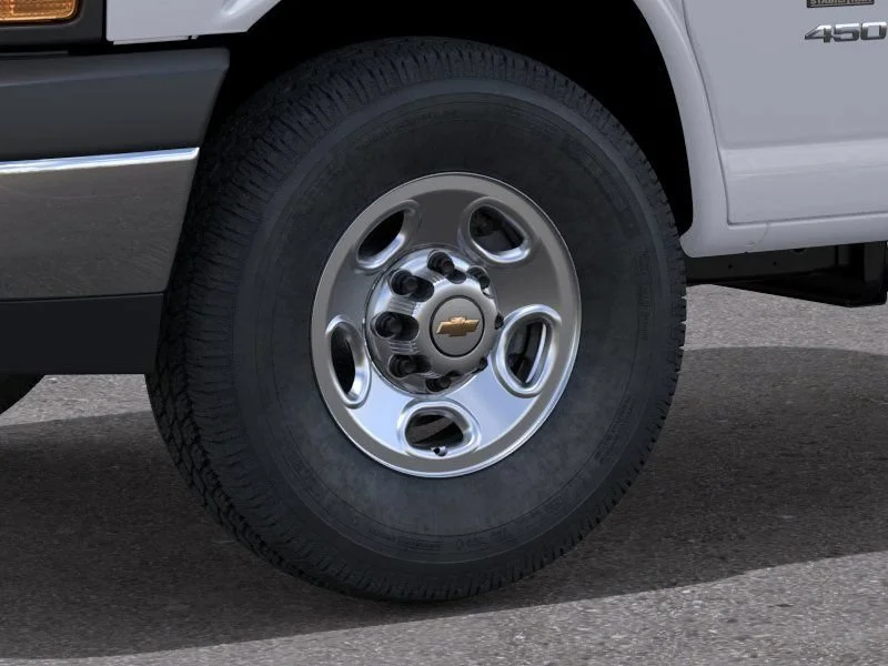 New 2026 Summit White Chevrolet 1WT image 14