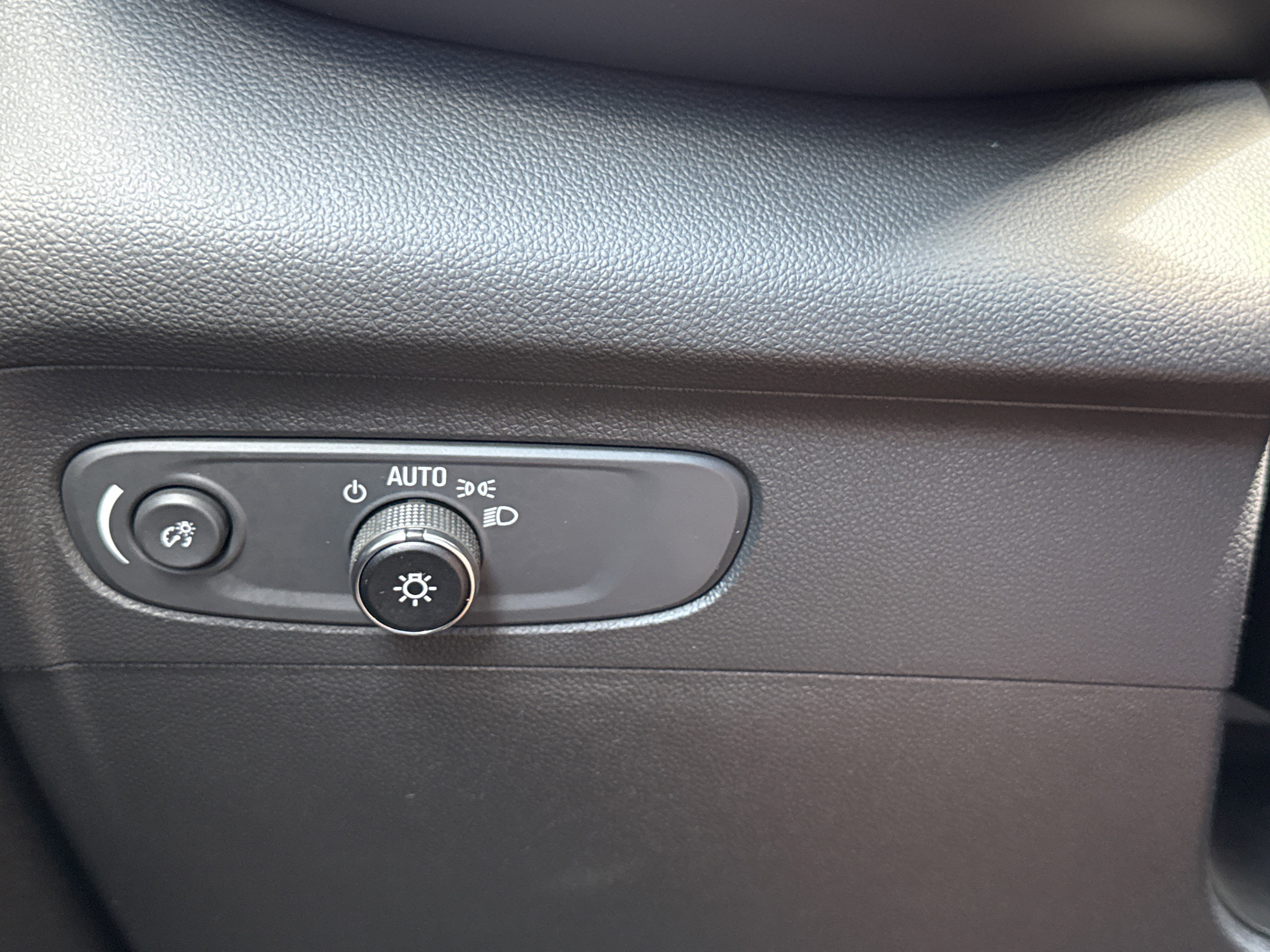 2023 Buick Envision Essence - Photo 20