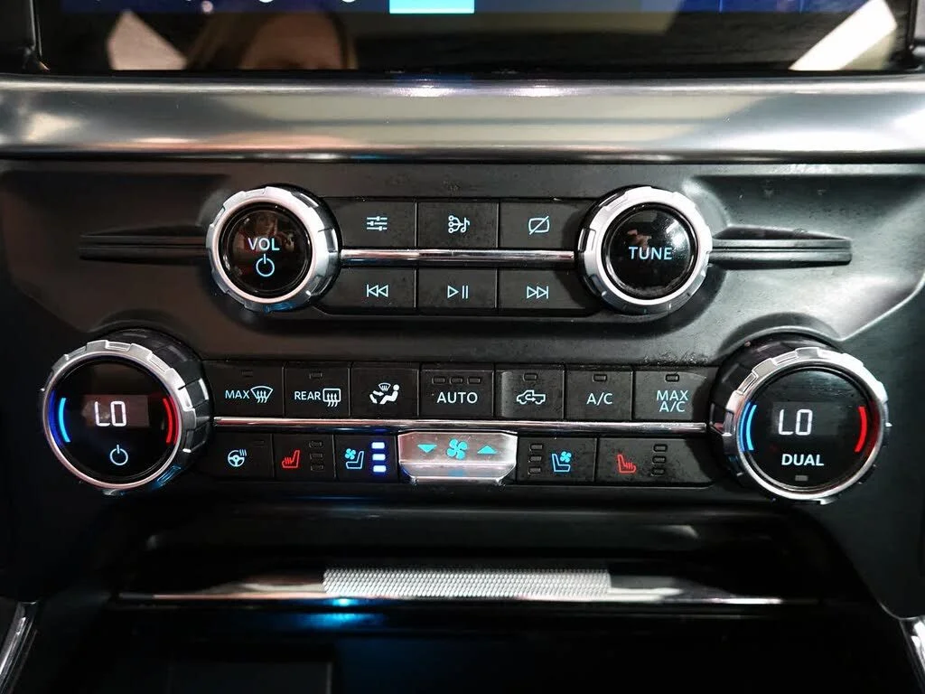 Used 2021 White Ford Lariat image 26