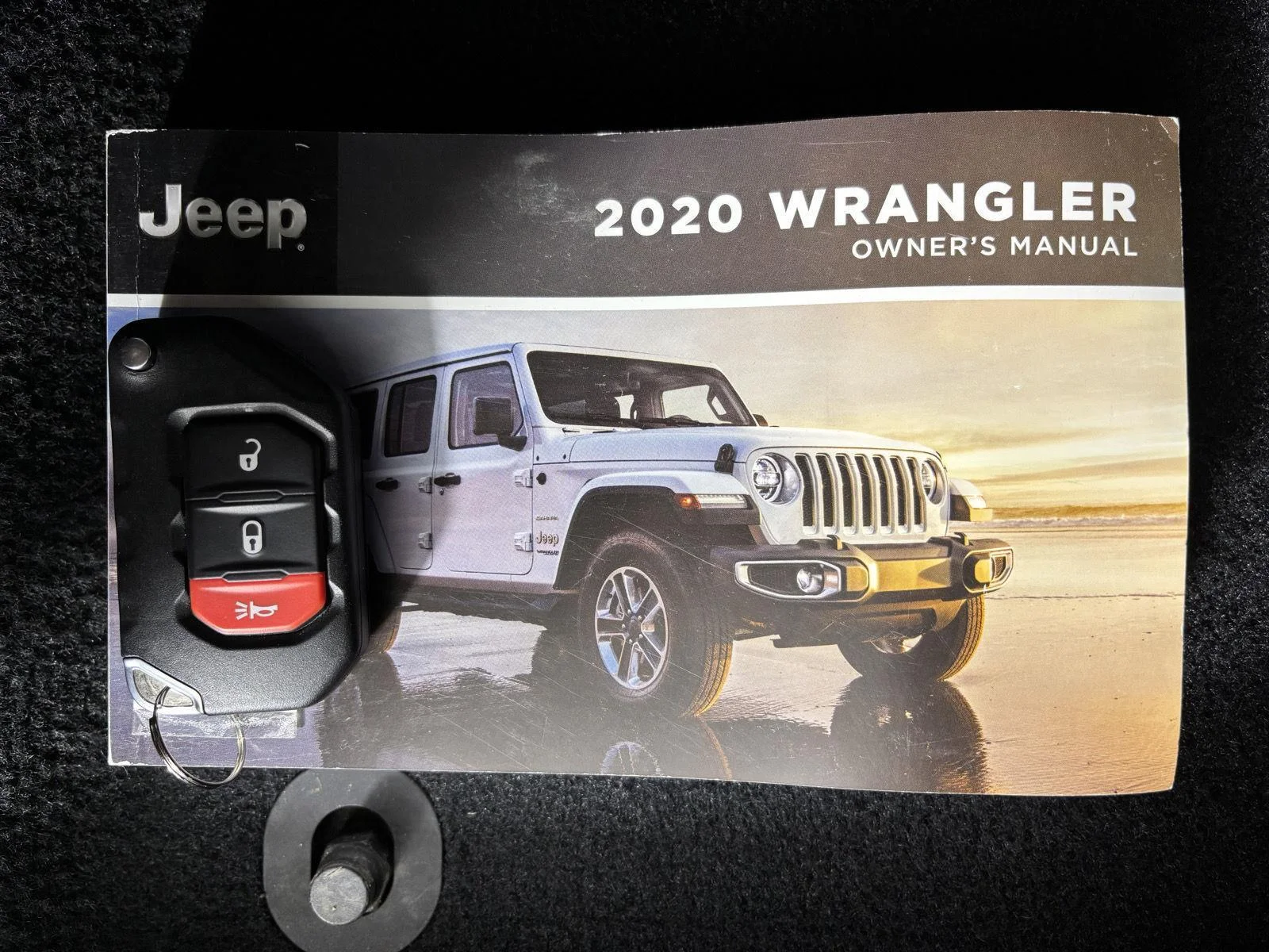 Used 2020 Billet Silver Metallic Jeep Sahara image 46
