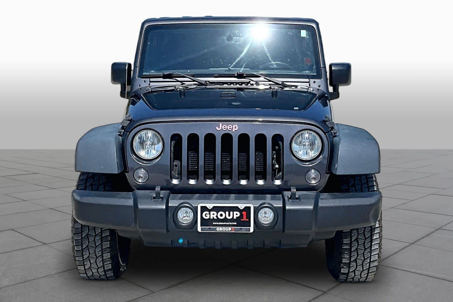 Used 2018 Granite Crystal Metallic Clearcoat Jeep Sport S image 3
