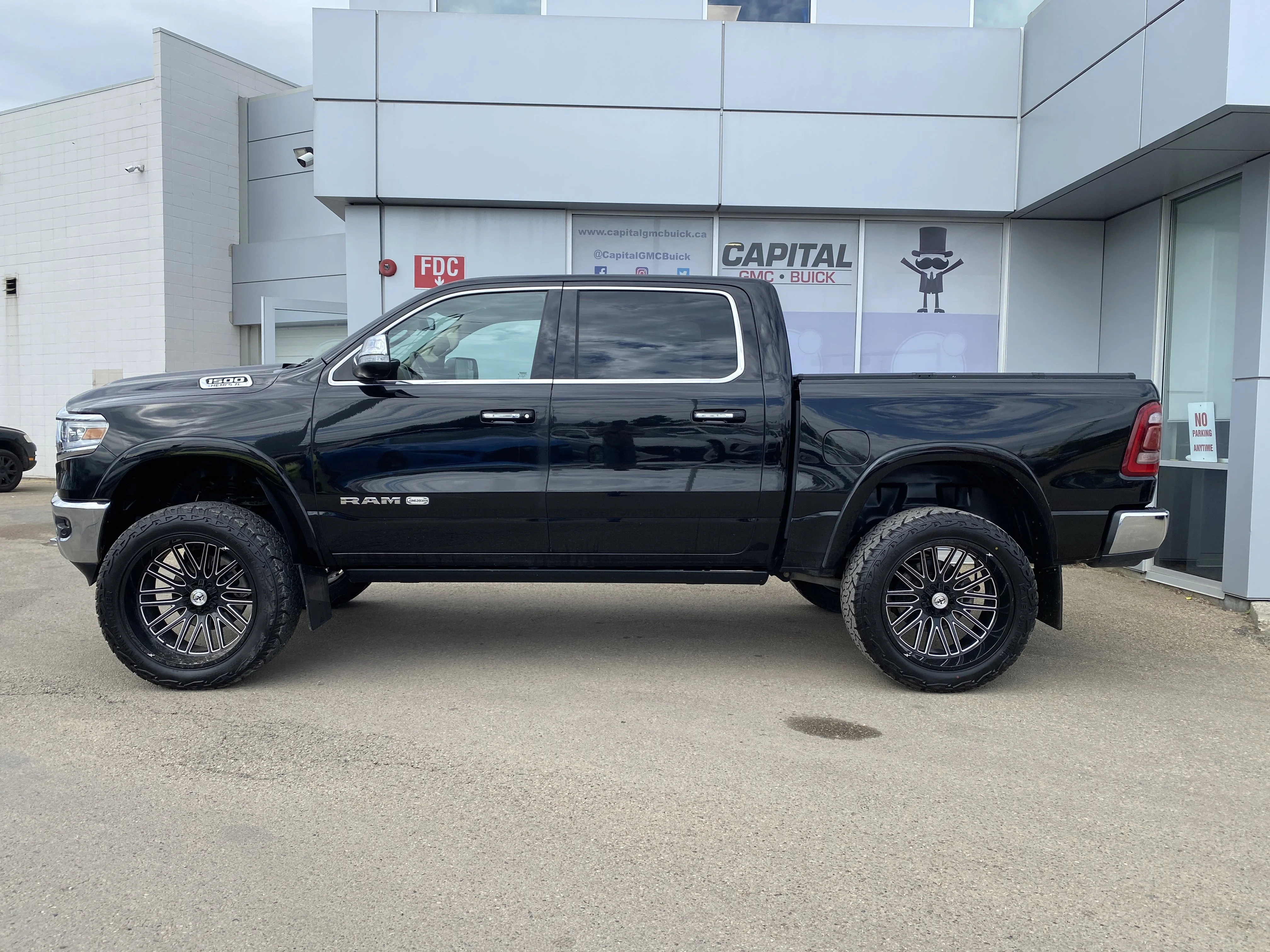 Certified Used 2019 Black Ram Laramie Longhorn * LIFTED * AIR RIDE DELETE * PANORAMIC SUNROOF * image 2