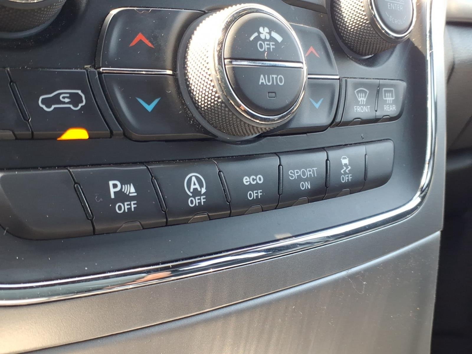Used 2018 Velvet Red Pearlcoat Jeep Laredo E image 8