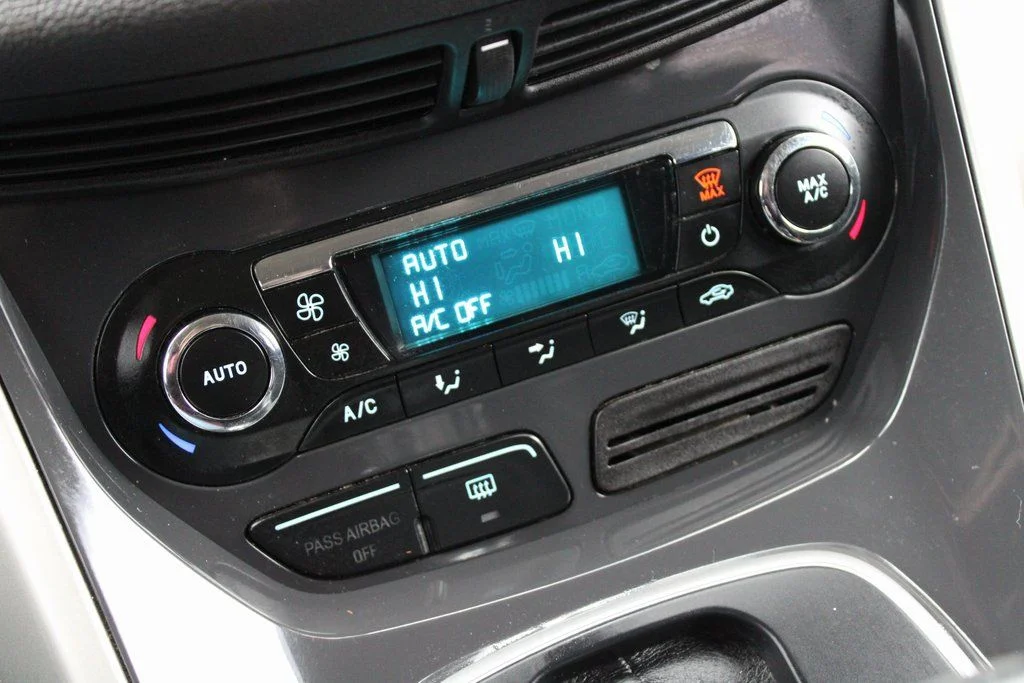 Used 2013 Tuxedo Black Ford SEL image 22