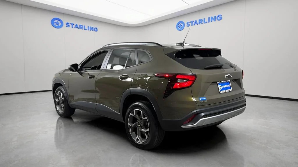 2024 Chevrolet Trax LT - Photo 13