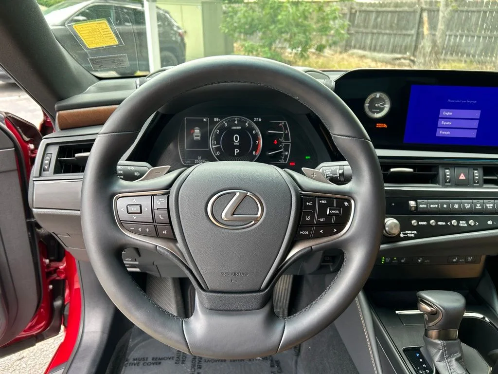 Used 2025 Red Lexus 350 image 16