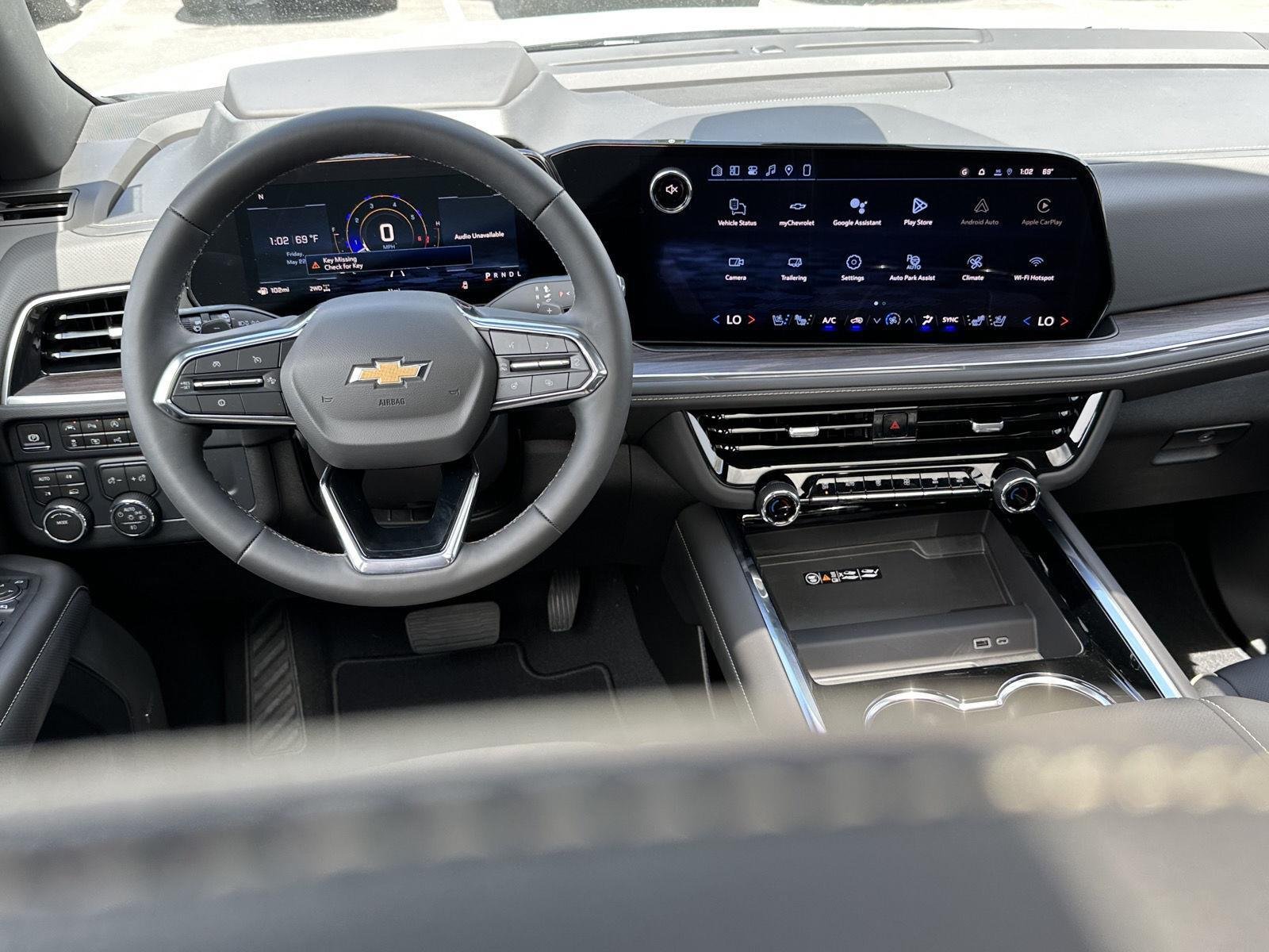 New 2026 Polar White Tricoat Chevrolet Premier image 24