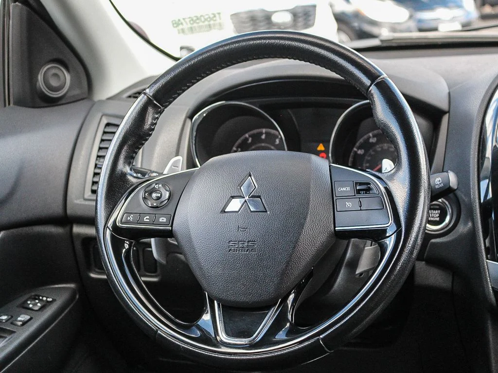 Used 2017  Mitsubishi SEL image 17