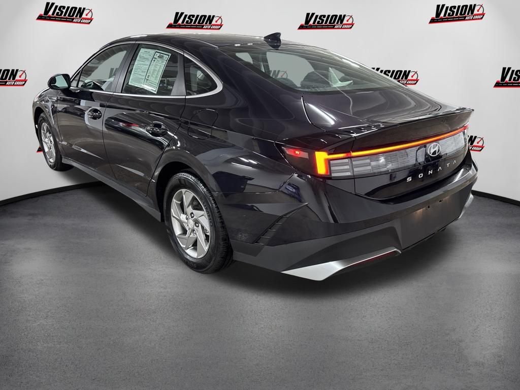 Used 2026 Blue Hyundai SE image 7