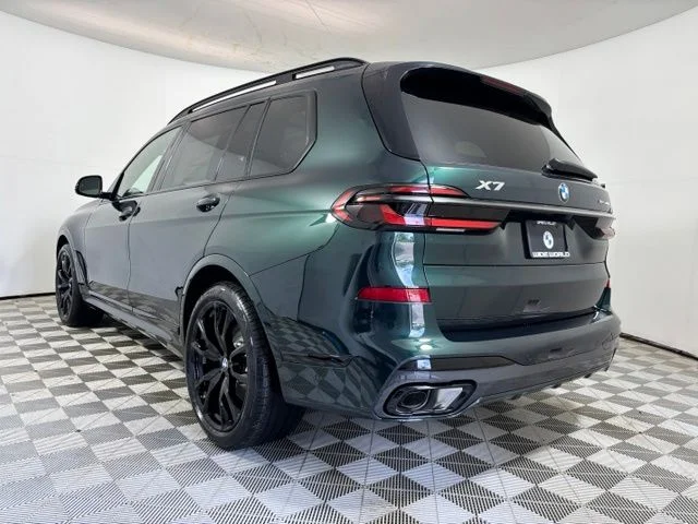 New 2027 Oxford Green II Metallic BMW xDrive40i image 5