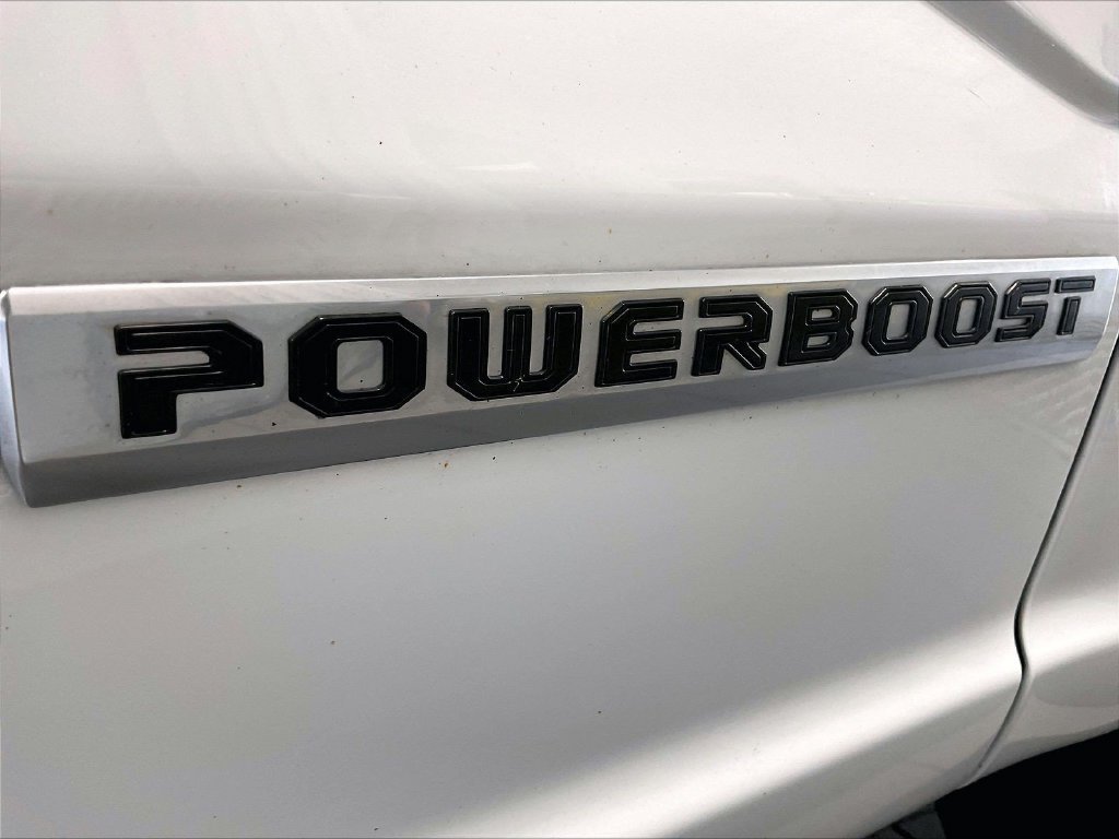 Used 2022 White Ford Lariat image 29