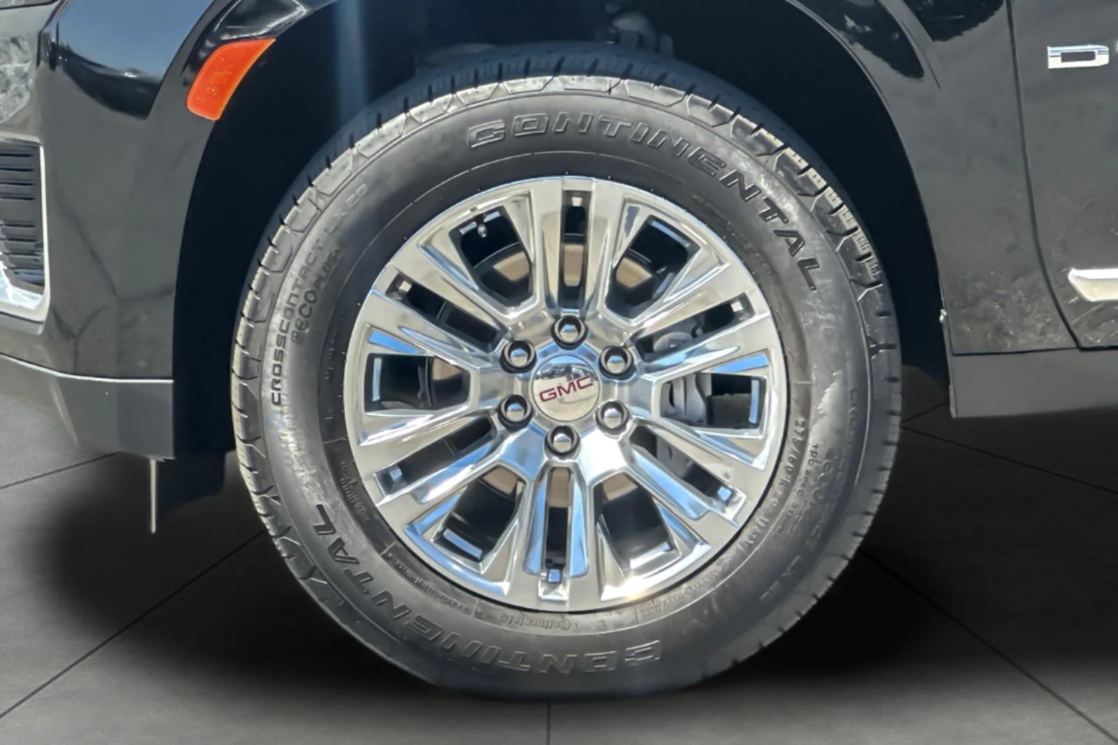Used 2024 Onyx Black GMC Denali image 27
