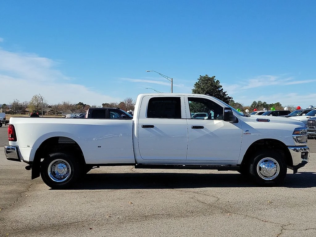New 2026 Bright White Clear-Coat Exterior Paint RAM Tradesman image 6