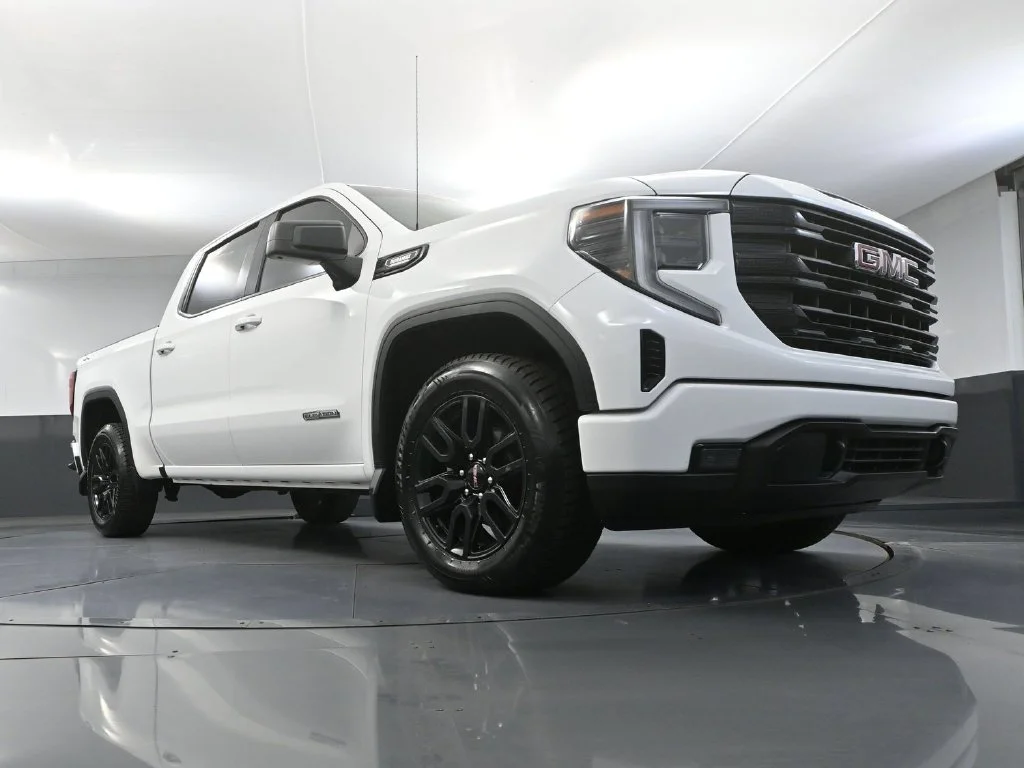 Certified Used 2024 White GMC Elevation image 41