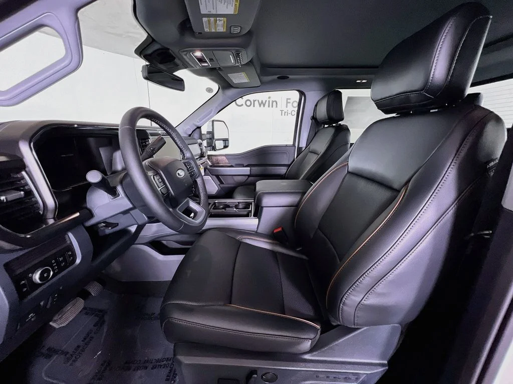 New 2026 Oxford White Ford Lariat image 25