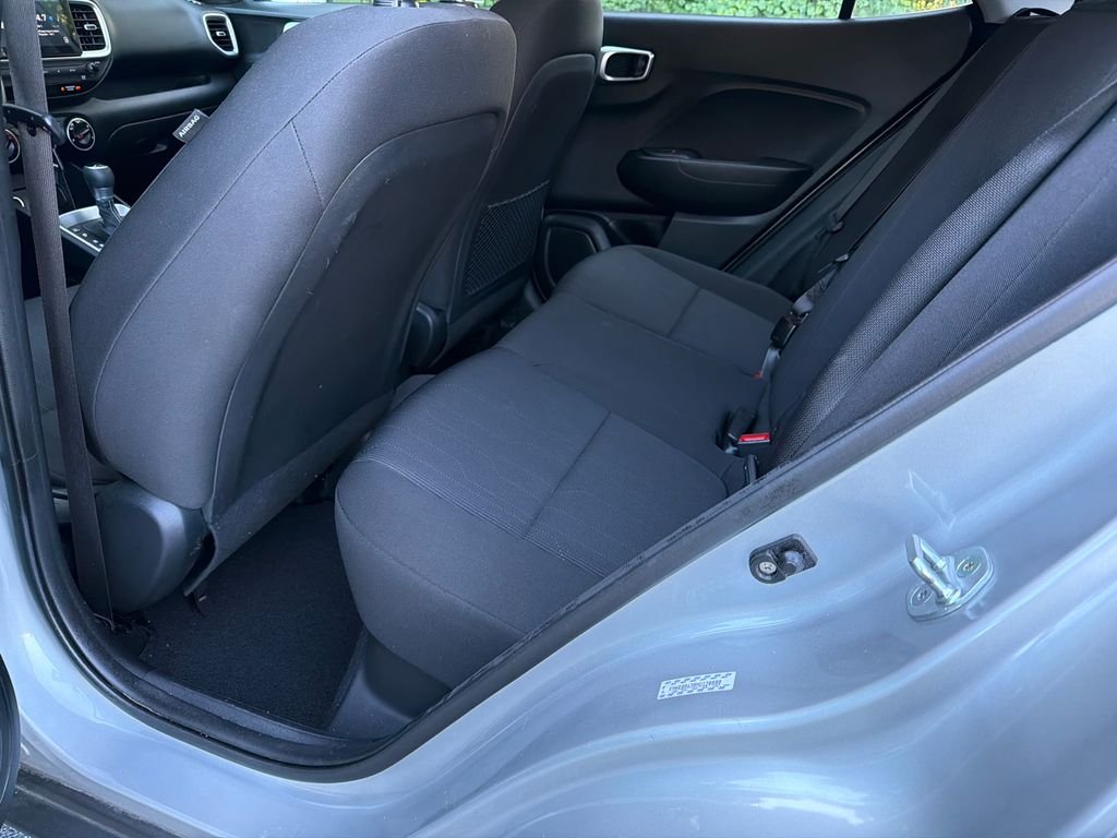 Used 2021 Silver Hyundai SE image 20