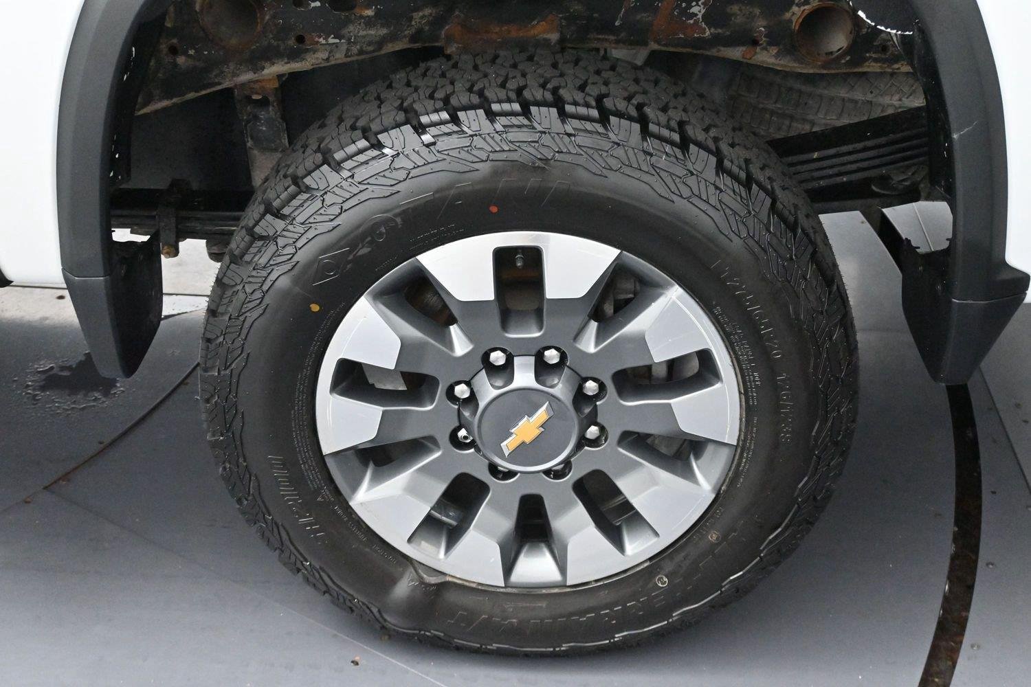 Used 2024 Summit White Chevrolet Custom image 30