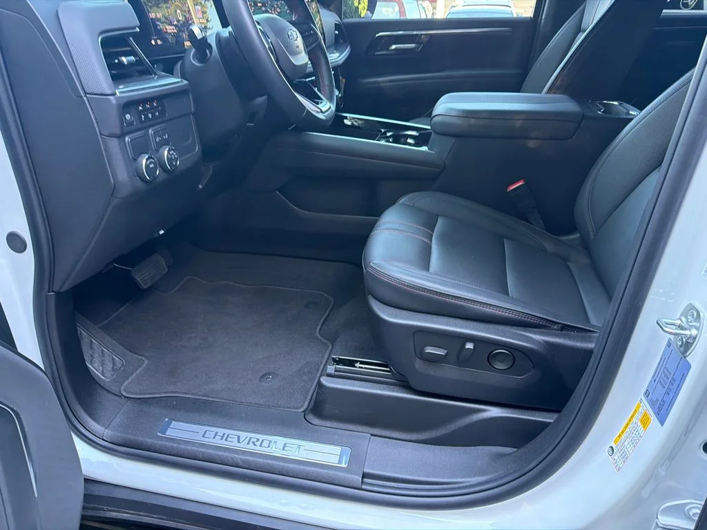 Used 2025 Beige Chevrolet RST image 9