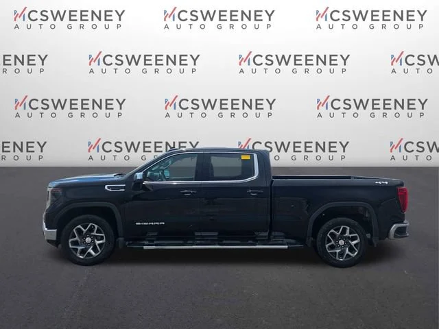 Used 2022 Onyx Black GMC SLE image 2