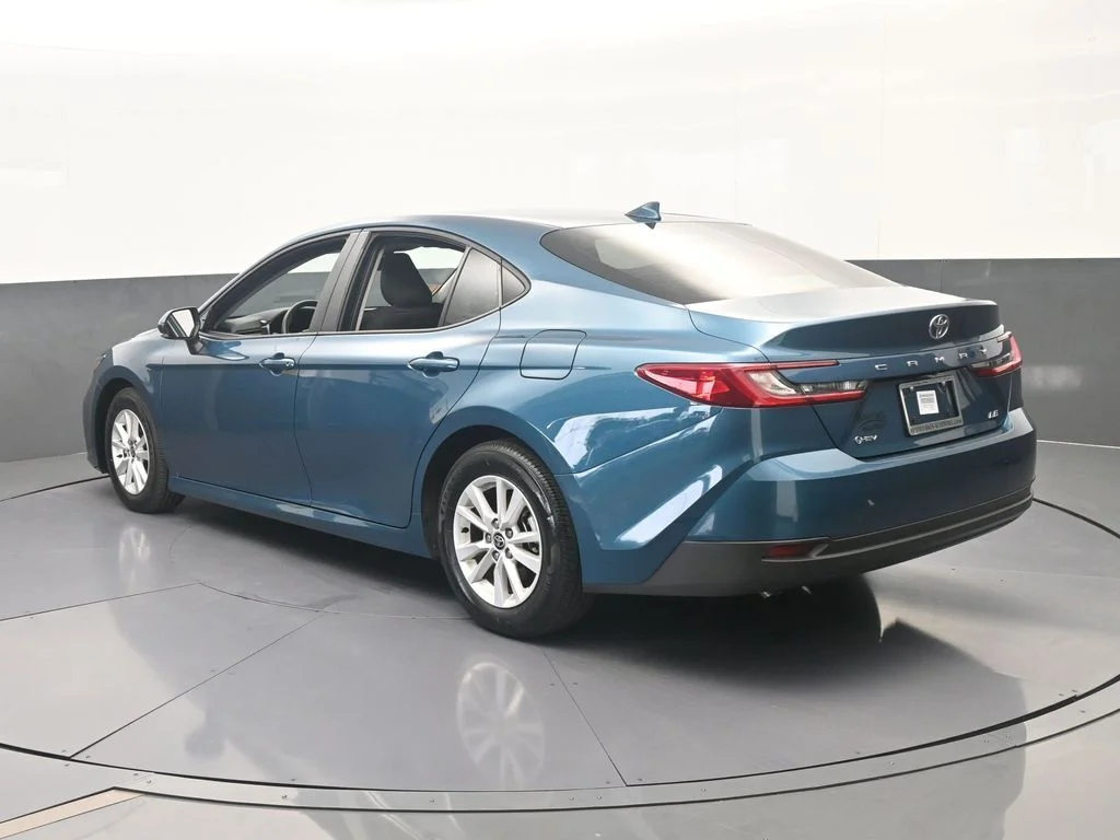 Used 2025 Ocean Toyota LE image 4