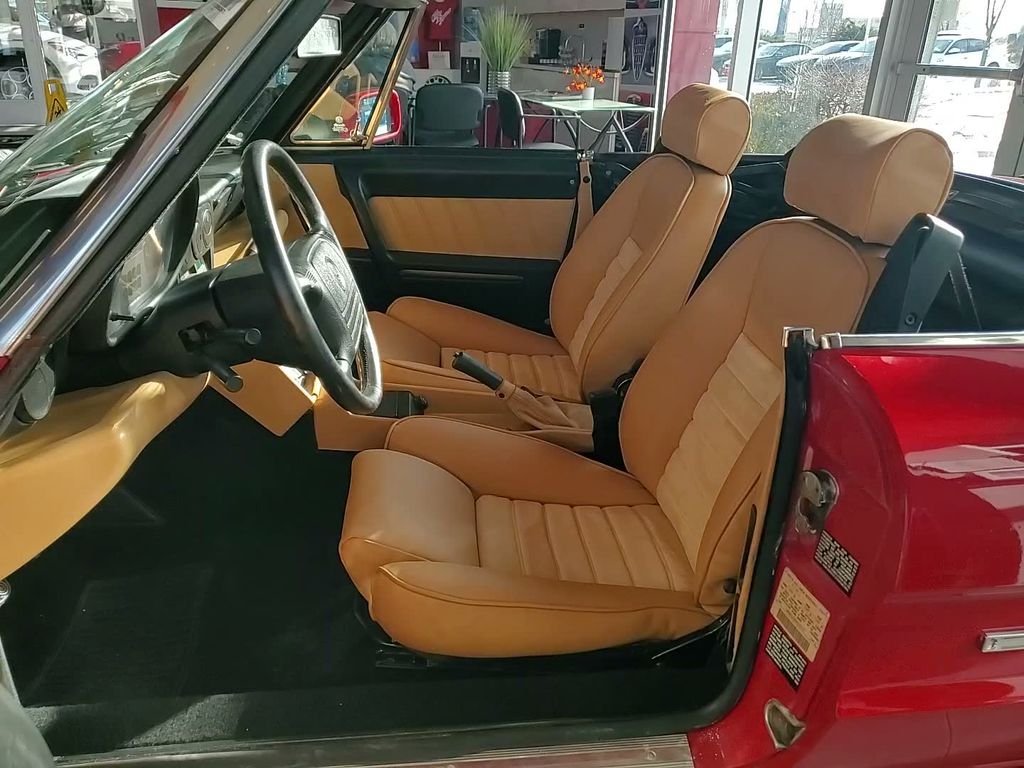 Used 1991 Red Alfa Romeo Veloce image 17