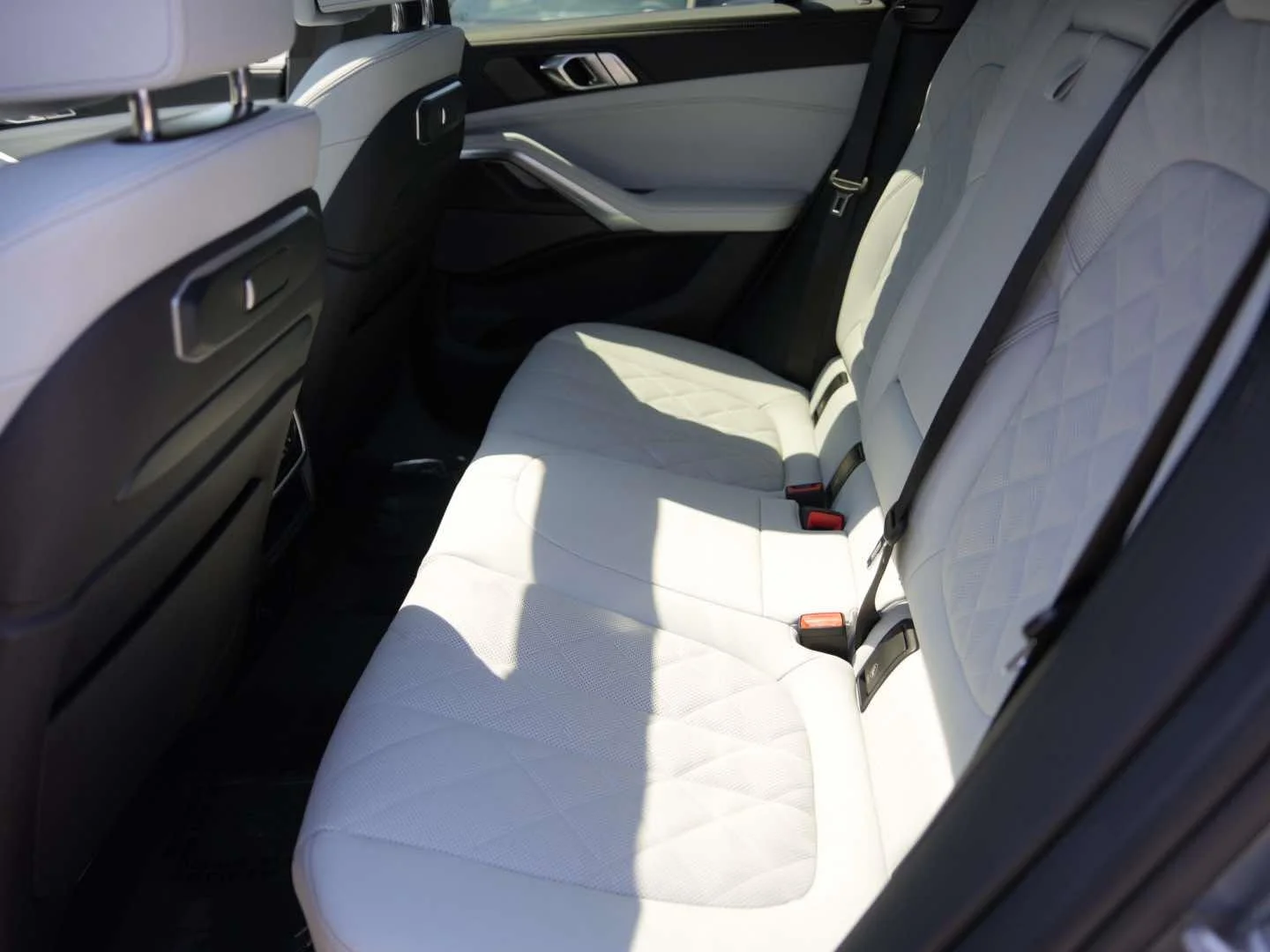 New 2027 Skyscraper Grey Metallic BMW xDrive40i image 11
