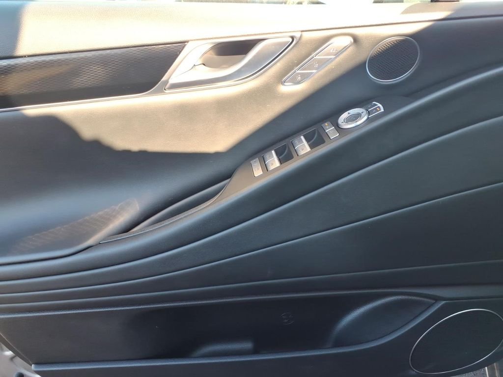 Used 2025 Silver Genesis 2.5T image 14