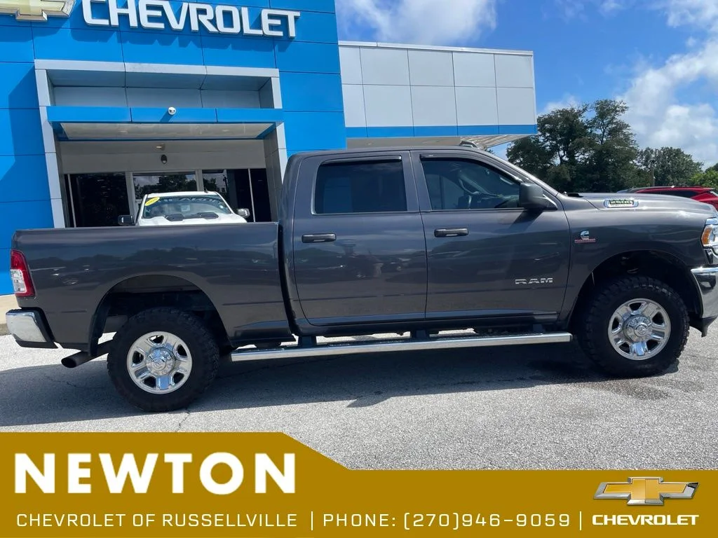 Used 2022 Crystal Metallic Ram Tradesman image 16